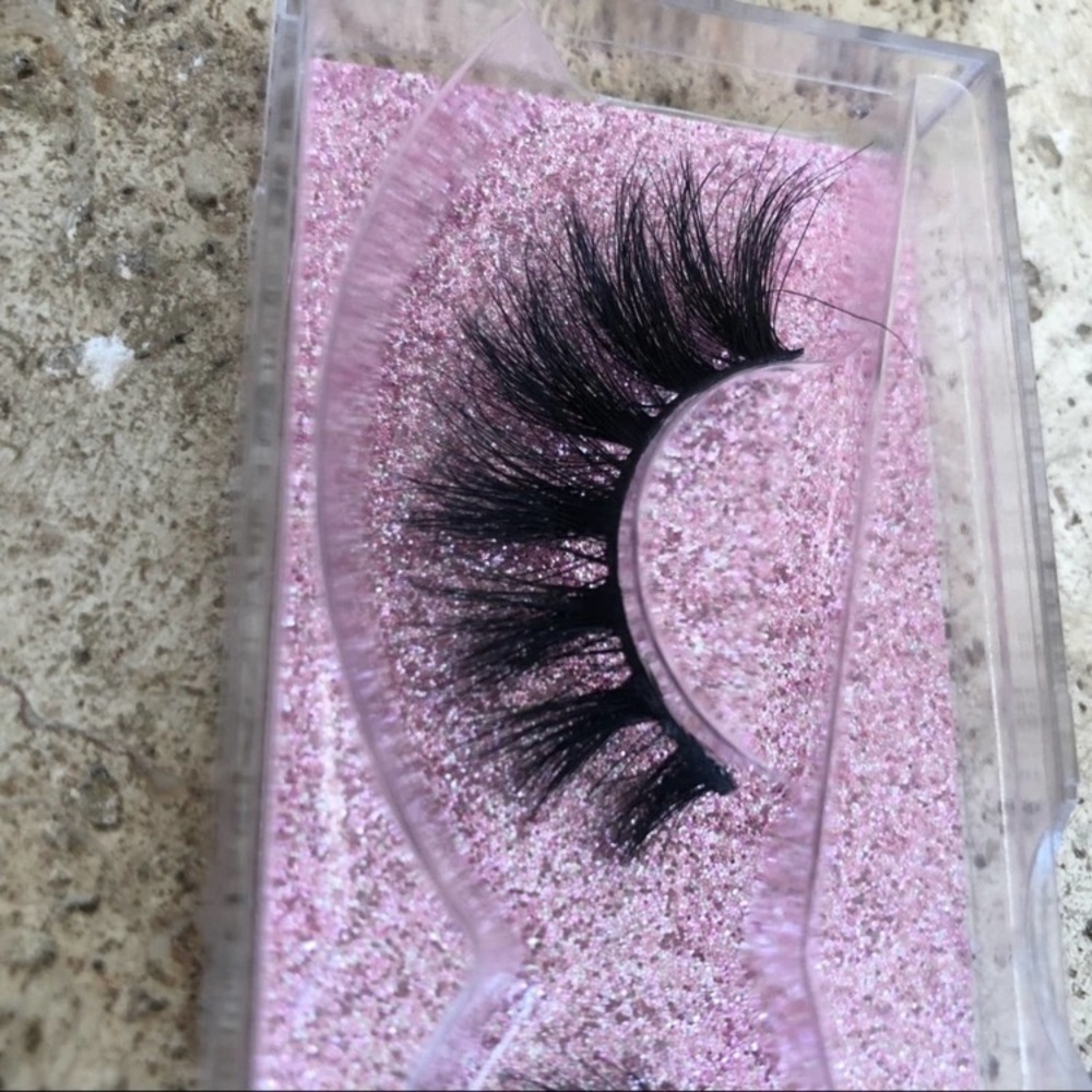 3D Lashes - Picture 4 of 4